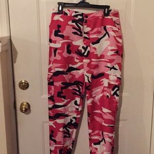 Pink Camo pants size L